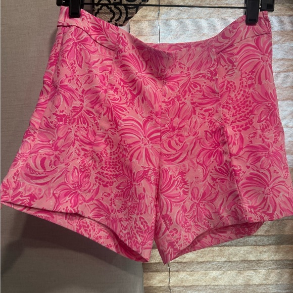 Lilly Pulitzer Pink and White Embroidered Short Set . - Picture 7 of 9